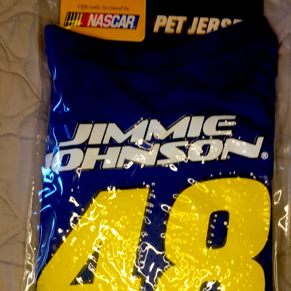 NASCAR pet jersey Jimmie Johnson